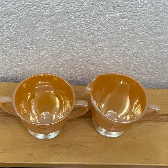 Vintage 1950’s Fire King Peach Lusterware Laurel Wreath Sugar & Creamer Set - Picture 4 of 10
